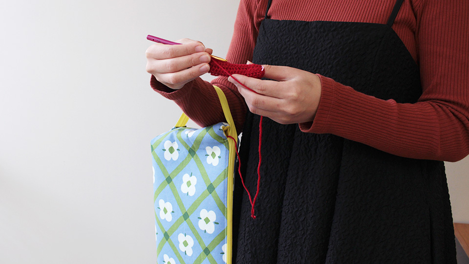 モバ編みポーチ 編みかけ