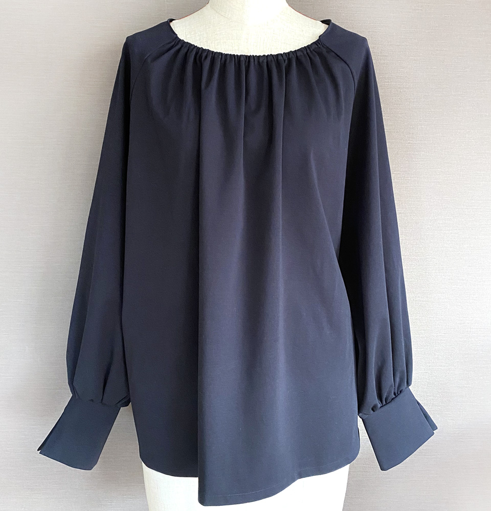 クライ・ムキ式ソーイングスクールのフリーパターン LT-485 フロントギャザーブラウス