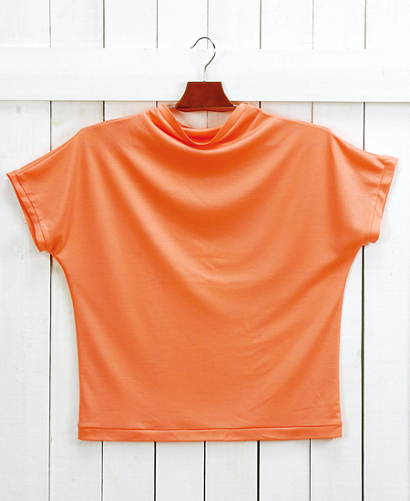 ボトルネックドルマンＴシャツ（半袖）