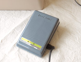 シンプルミシン「Dorothy-ドロシー-」カフェオレ機能 フットコントローラータイプ