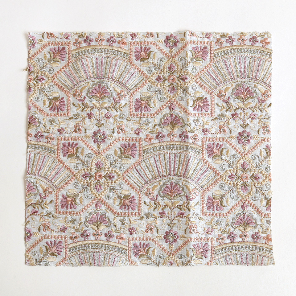 インド刺しゅうカットクロス アソート 20cm×20cm｜手芸専門店クラフト